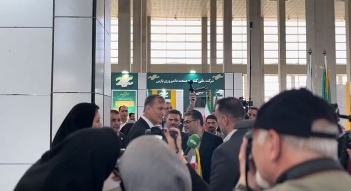 تقدیر معاون وزیر از غرفه مشترک شرکت‌های سفیدرود، سپید ماکیان و نوید مرغ گیلان در نمایشگاه آیفارم 