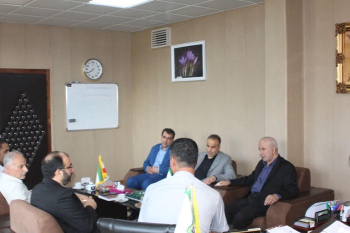 دکتر کوچکی نژاد بر اهمیت شرکت سفیدرود به عنوان محور تولید در بخش کشاورزی استان تأکید کرد و قول مساعدت برای رفع موانع قانونی و جذب اعتبارات لازم را داد